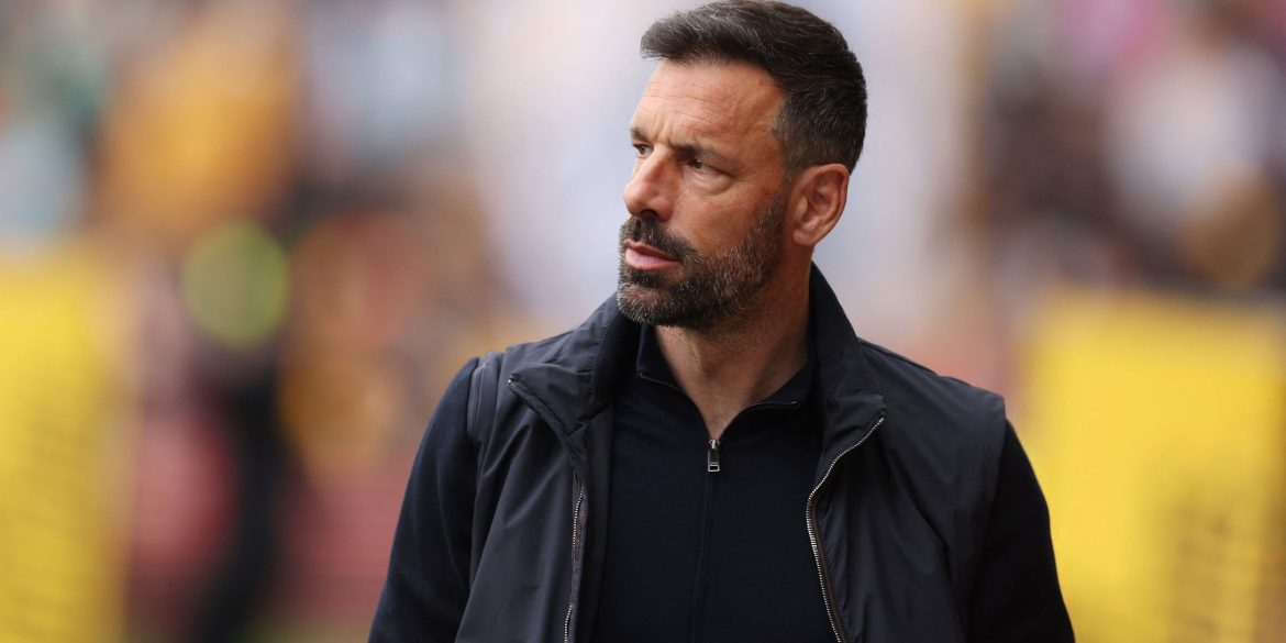 "Unbelievable" manager with two promotions may replace Ruud at Leicester