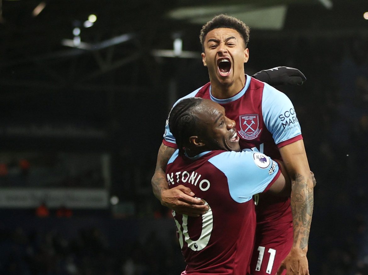 West Ham target Lingard signs for Forest