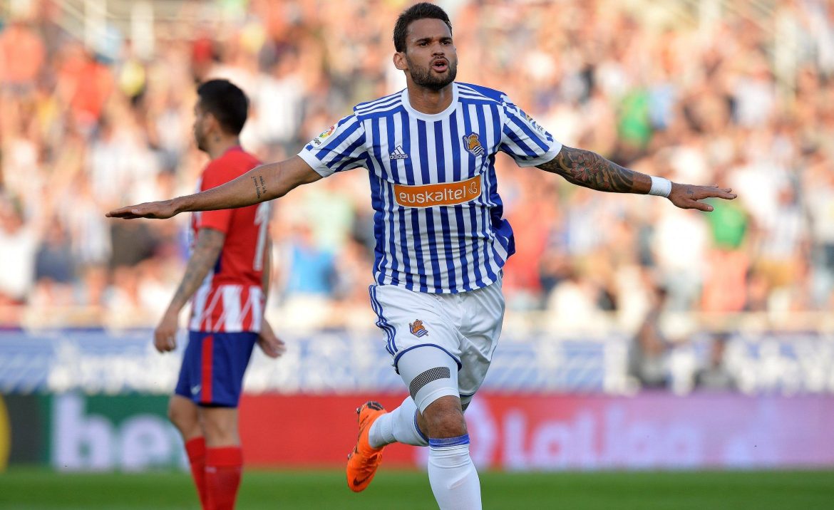Jose Mourinho may regret Spurs not swooping for Willian Jose
